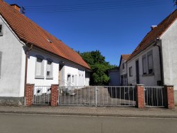 Hausansicht von Straßenseite - Mitte